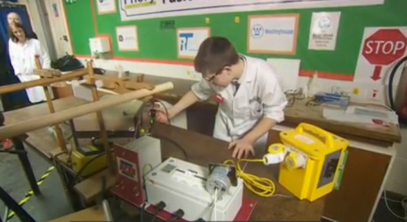 13 歲自製核反應堆  英少年成最年輕核聚變研究員