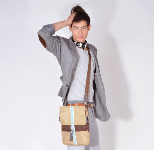 萬能百變揹法百寶袋！可裝 11″ MBA！URBAN TOOL tabBag