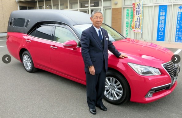 TOYOTA 粉紅色靈車誕生