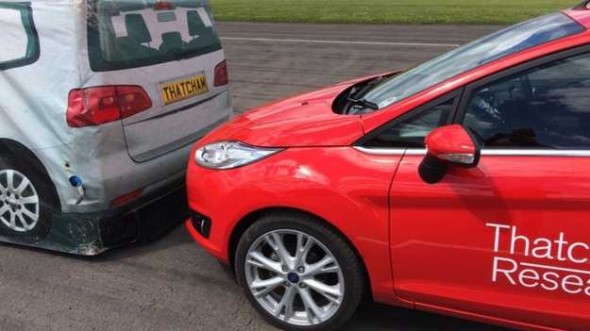 英擬立法要求新車須有 AEB 自動煞車系統