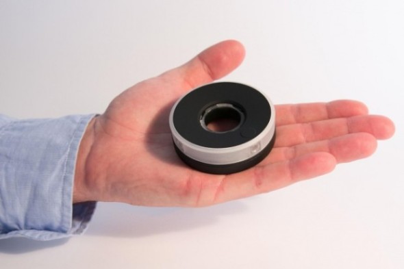 小小的圓形裝置竟可拍攝 4K 360º 全景影片
