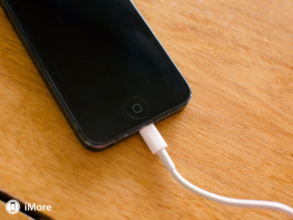 使用山寨充電線可令 iPhone 5 再起不能