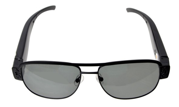 太陽眼鏡內藏鏡頭  女生小心成偷拍對象