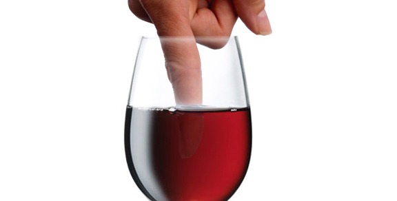 女生夜蒲恩物  指甲油測試放飲品落毒