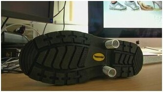 行路更舒服！ 英科學家研發彈弓鞋