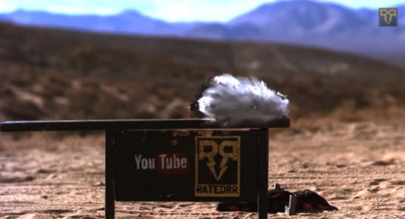 又有片睇！用狙擊槍「射殺」iPhone 6 Plus