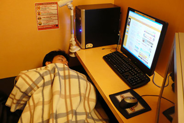 住日本網吧 8 個月到今天！天文數字結帳