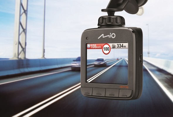 大 CMOS 高清錄影、雙預警提你減速 – Mio MiVue 540 行車記錄器