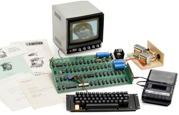 再創紀錄！Apple 1 電腦成功以 90.5 萬美元拍賣