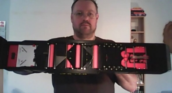 超精彩！3D 列印機打造出自動摺紙飛機發射器