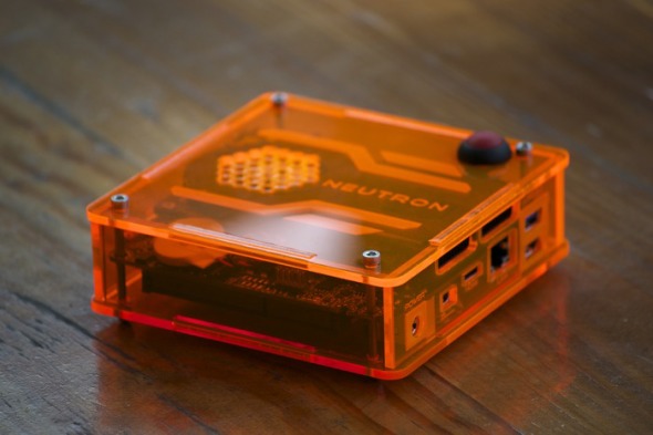 Neutron 超迷你 X86 PC 登場