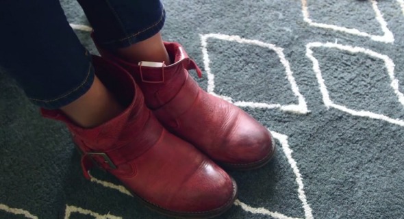 女裝鞋 Ruby 輕敲鞋跟即時打卡報平安