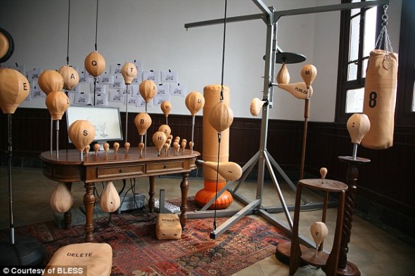 沙包鍵盤俾你一邊練拳一邊打字