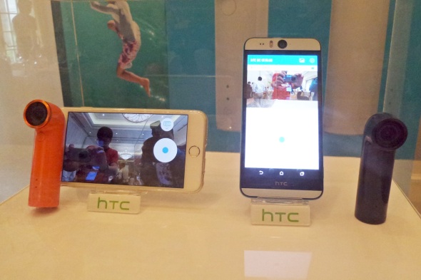 【報價】$4,298 買自拍最強手機 – HTC Desire Eye