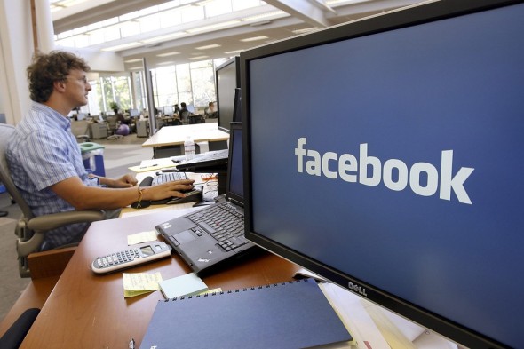 老闆 Add 你唔使怕？Facebook 計劃推出「Facebook at Work」