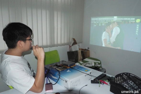 6,000 mAh 1 尺 41 吋畫面.  Asus S1 流動迷你短投！