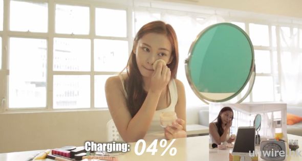 實拍無刪剪 ! OL 上班前極速化妝 vs 手機快叉大對決