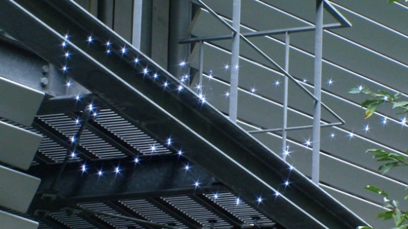 實現科幻電影 ! 日本成功研發無熒幕懸空 3D 顯示技術