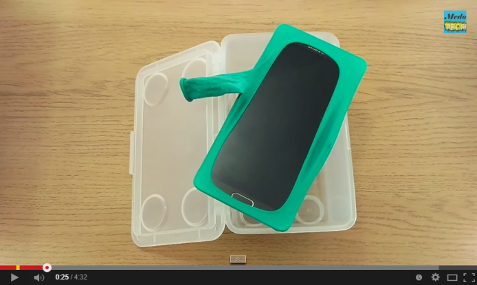 1 分鐘用汽球變成貼身的防水手機套