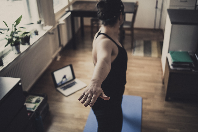 網上 Yoga 教室！　知名港師瑜珈中心開放日親身教學