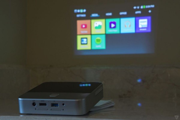 Android 迷你投影機 + LTE 熱點分享 2 合 1 –  ZTE 發表 Spro 2
