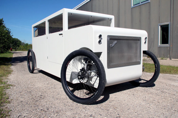 人力 + 電混能車現身底特律車展