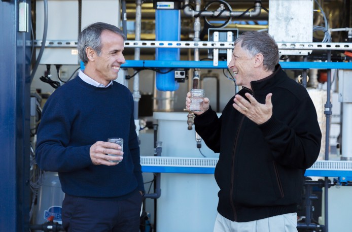 清純！Bill Gates 試飲「屎水」大讚好味