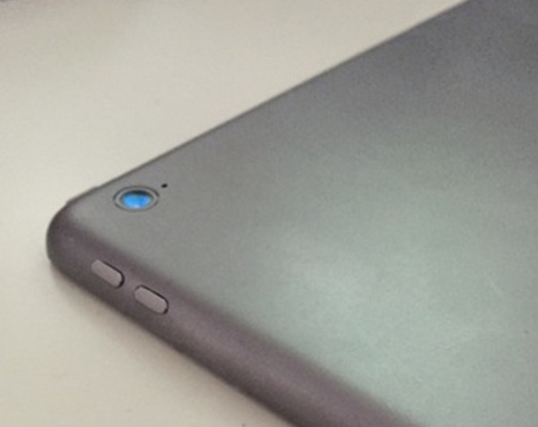 厚到飛起！疑似 12.9 吋 iPad Pro 實機圖曝光