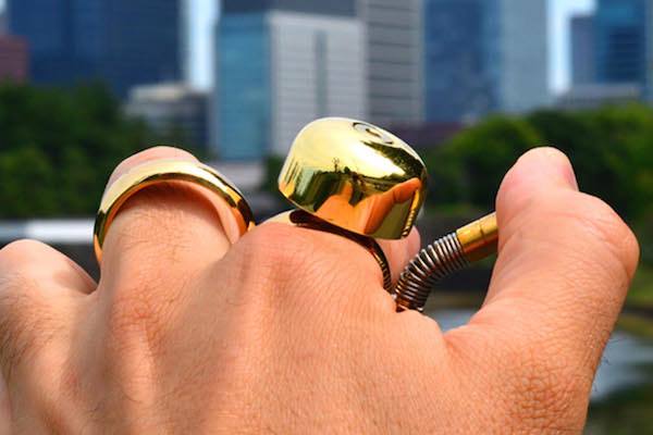 跑緊步比前面路人檔住 ? 用佢「叮」走人！