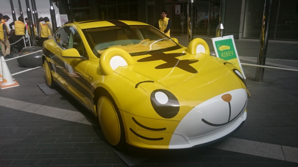 日本電視台將 Tesla Model S 變萌爆卡通車