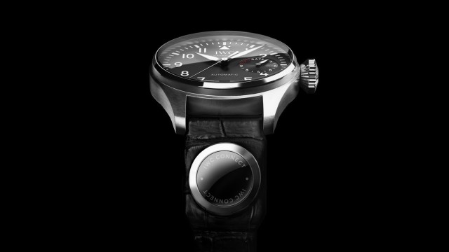 名錶 IWC 加入智能行列  不過外觀很差勁
