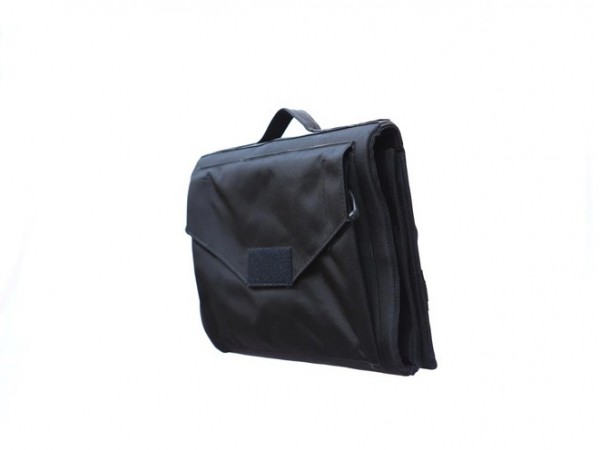 子彈都擋到  美國 Notebook 袋打開變盾牌