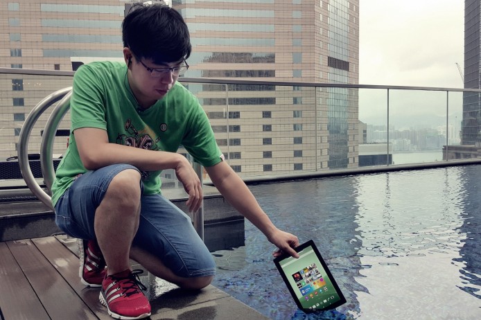 小編 ：「很強的 Android 平板，但同價選擇多」- Sony Xperia Z4 Tablet 初步評測