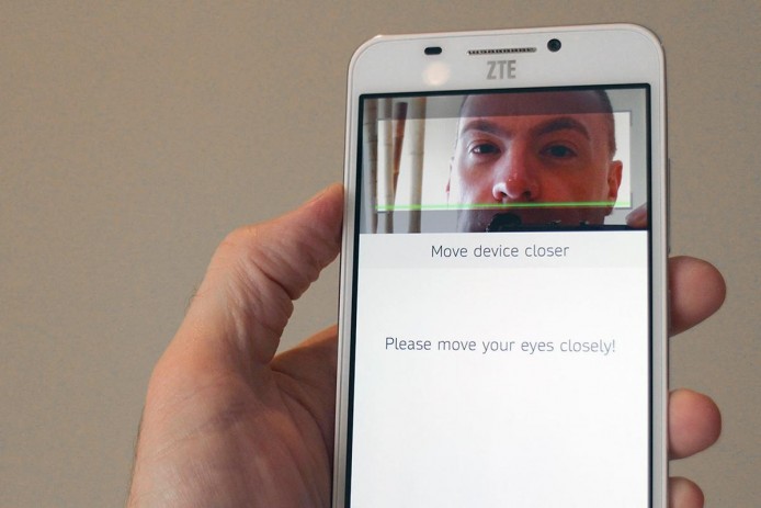 ZTE Blade S6 軟件升級  加入眼球解鎖功能