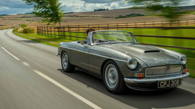 經典重現！60 年代 MGB 搭配最新 Mazda 引擎