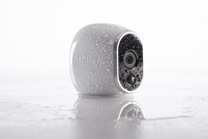 完全無線、袖珍防水易安裝，NETGEAR 高清雲端 IP Cam