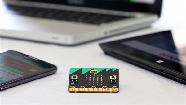 百萬英小學生免費獲得 BBC Micro:bit 電腦