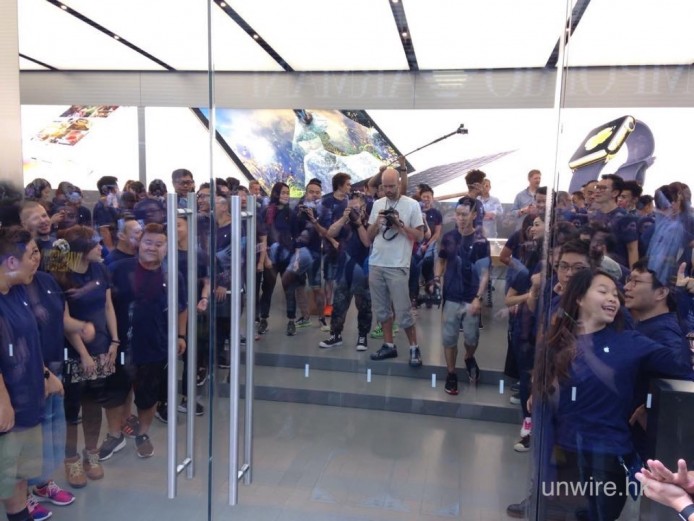 尖沙咀廣東道 Apple Store 開店實況