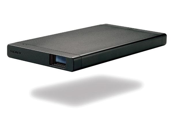 細到放得落袋！Sony 發表 PS4 專用微型投影機 MPCL1