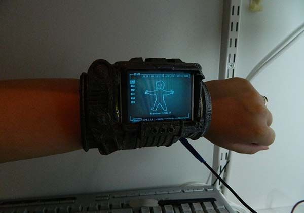 製作過程全面公開！用 3D 列印機自製《Fallout》PipBoy 3000