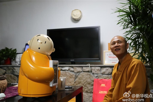 念佛機極速進化   變身和尚機械人