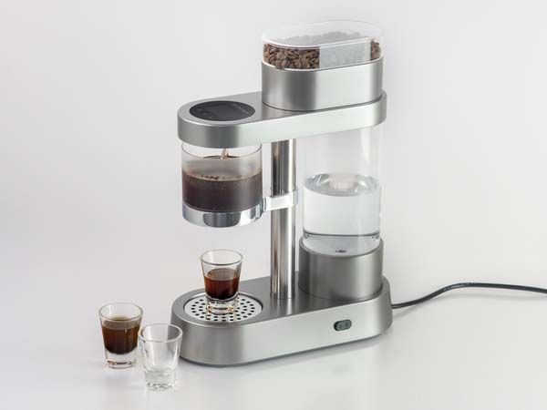 手機 App 控制 Auroma One 智能咖啡機