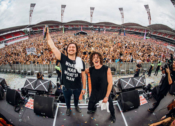 為進後台見偶像   粉絲改 Wiki 認親認戚