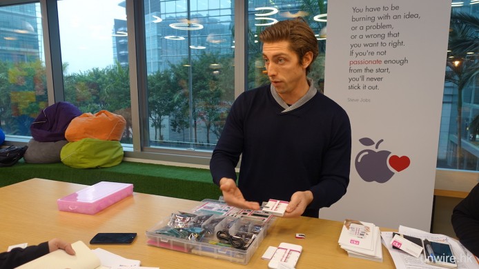 功能任你加！Nexpaq 電話殼俾你自行加裝組件