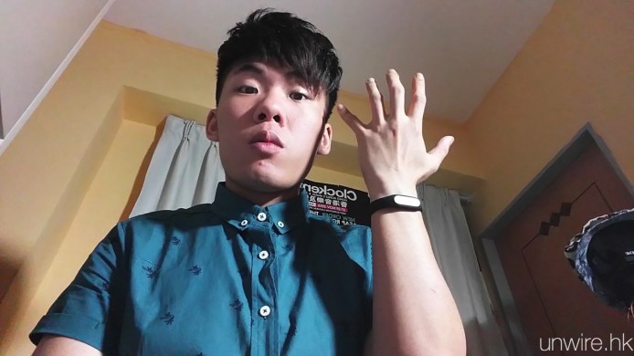 籮文：「2 代加入心率監測」 ＄129「光感版」小米手環初步評測