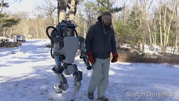 更似人類！改良版 Atlas 雙足機械人識認物件跌倒會自動起身