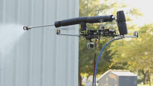 無需再搭棚！Worker Bee 無人機可清潔大廈外牆及噴油