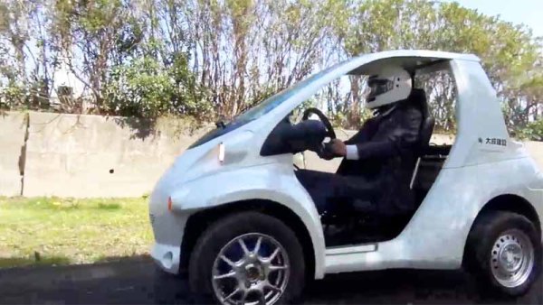 咁神奇？日本豐橋大學成功研發全球首部「無電池」電動車