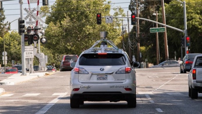 Google 自動車發生首宗車禍