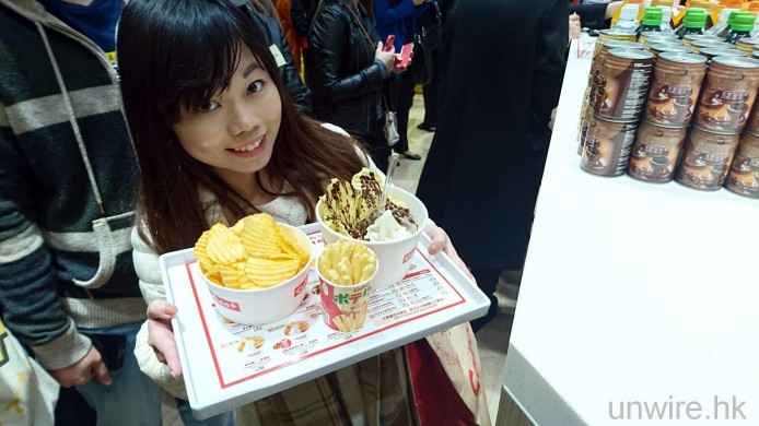 灣仔 OL 必到 ! Calbee 概念零食店開幕 – 鮮炸薯片搶「鮮」試